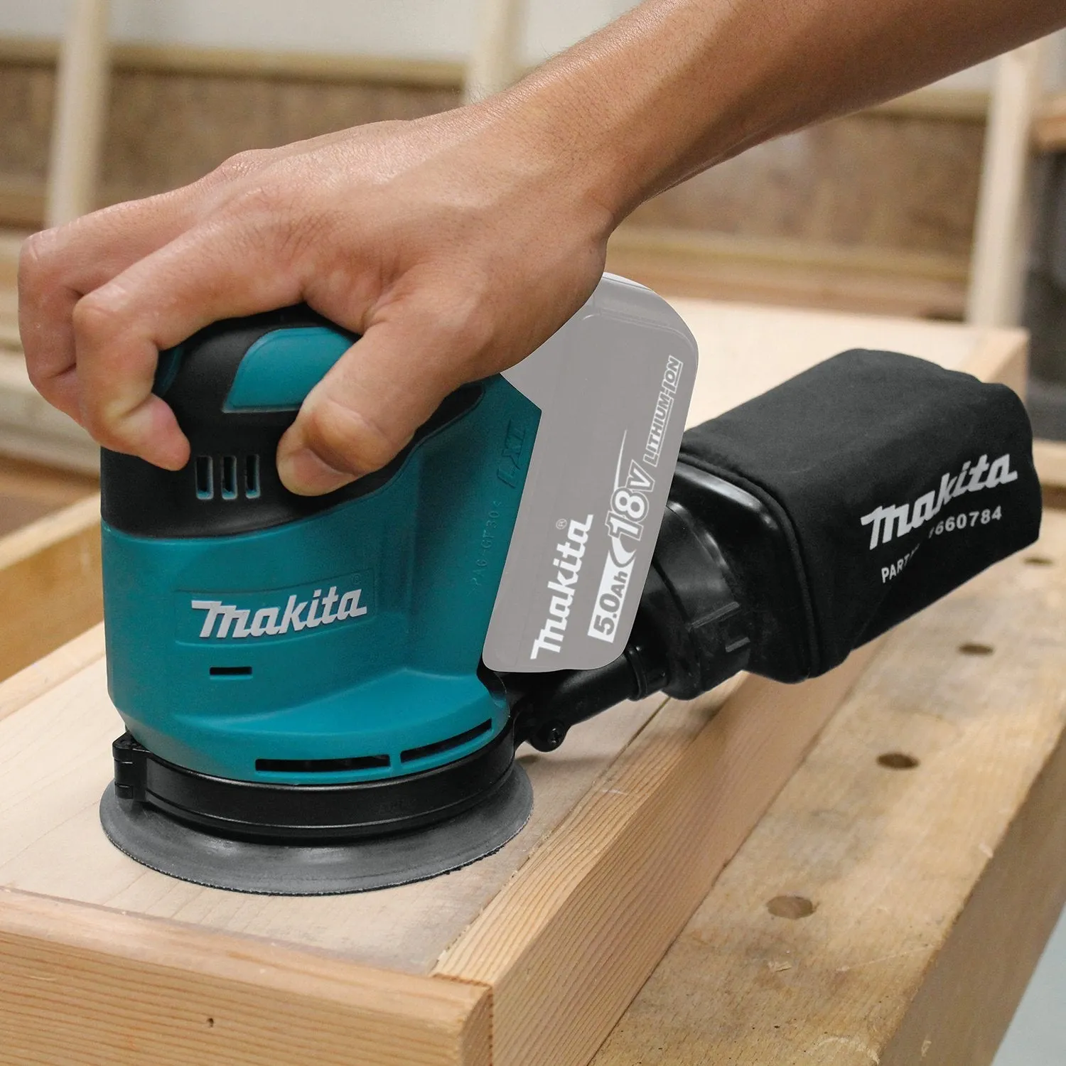 Makita (XOB01Z-R) 18V LXT® 5" Random Orbit Sander (Tool Only) (Factory Reconditioned)