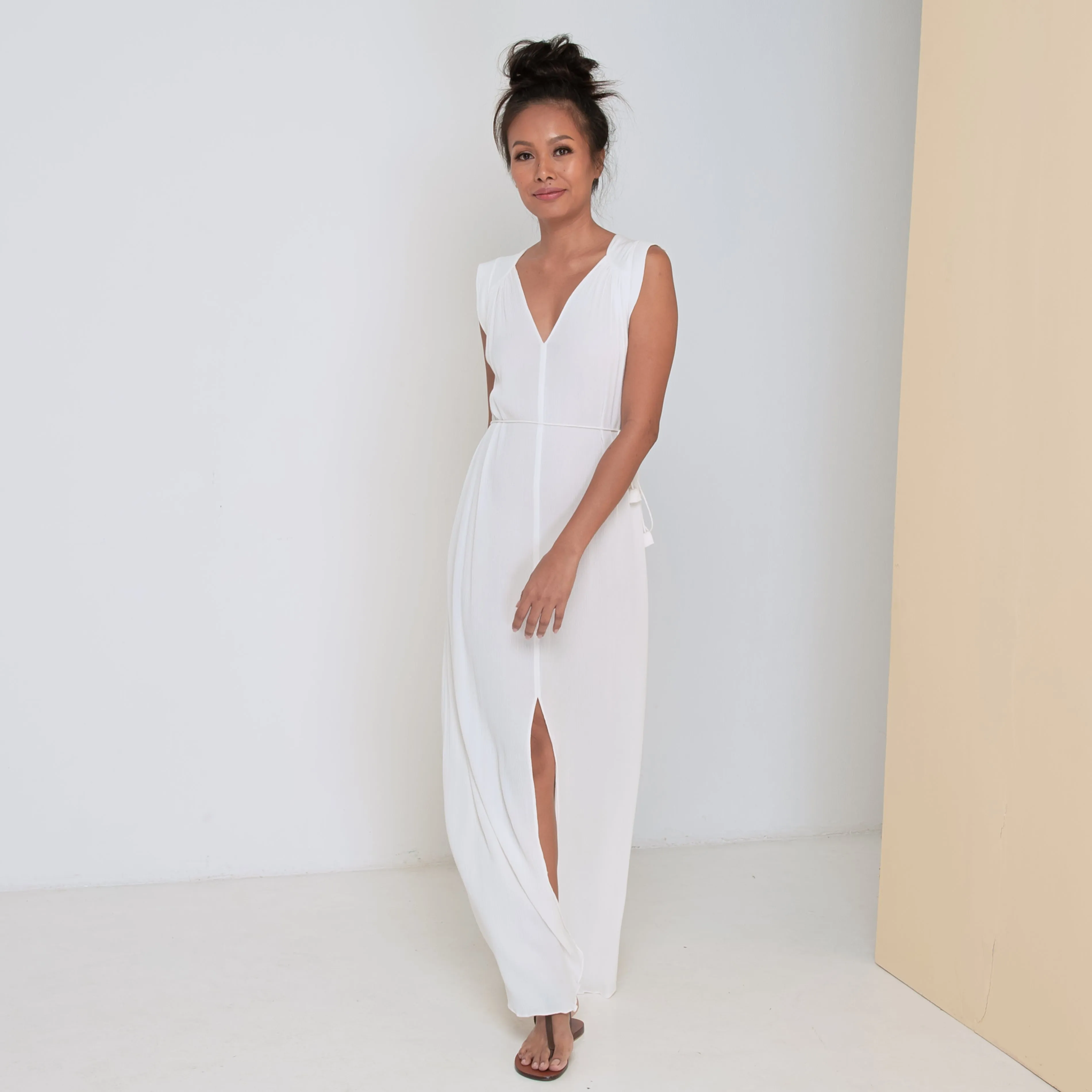 TRANSIT SLEEVELESS LONG DRESS - Crinkled Rayon | Off White