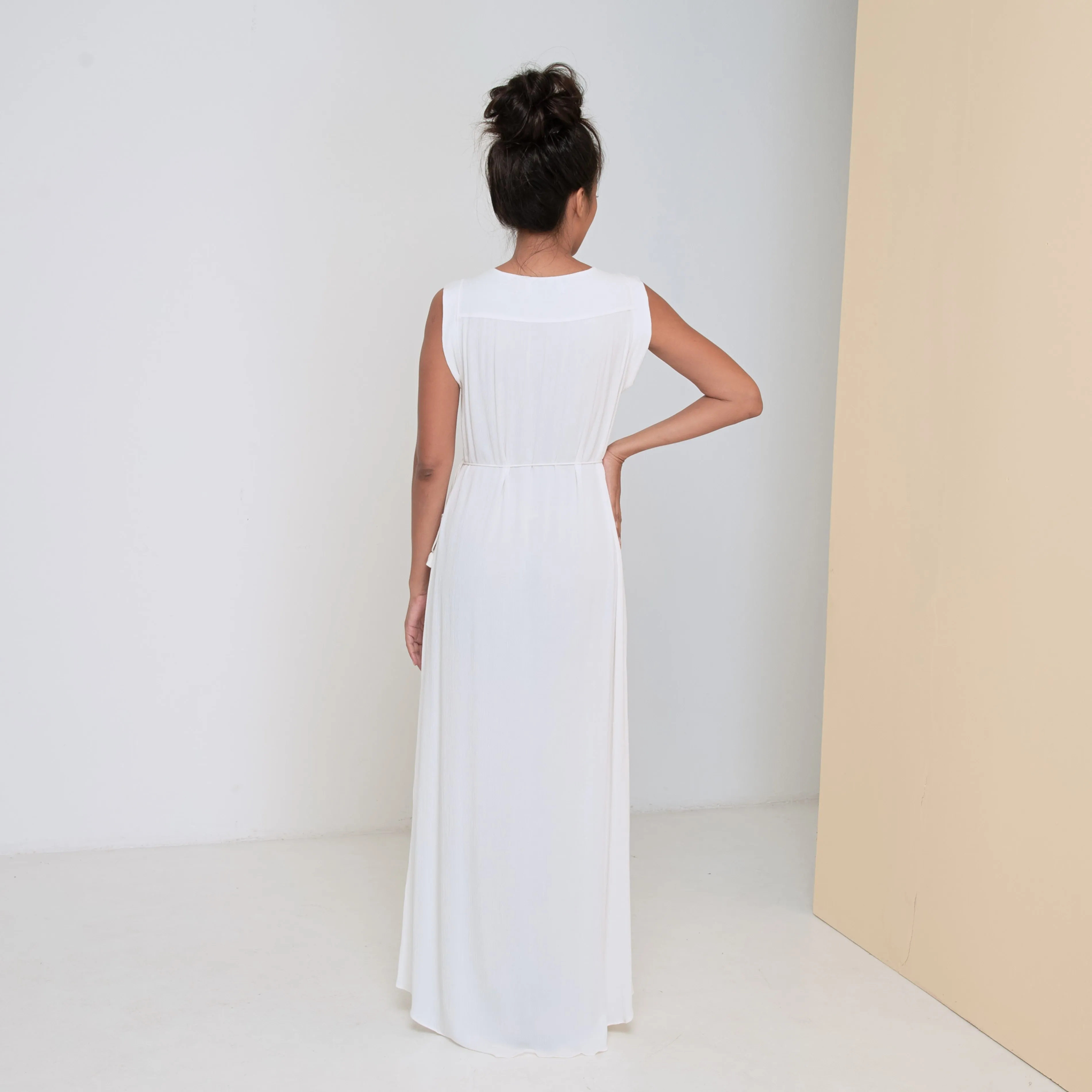 TRANSIT SLEEVELESS LONG DRESS - Crinkled Rayon | Off White