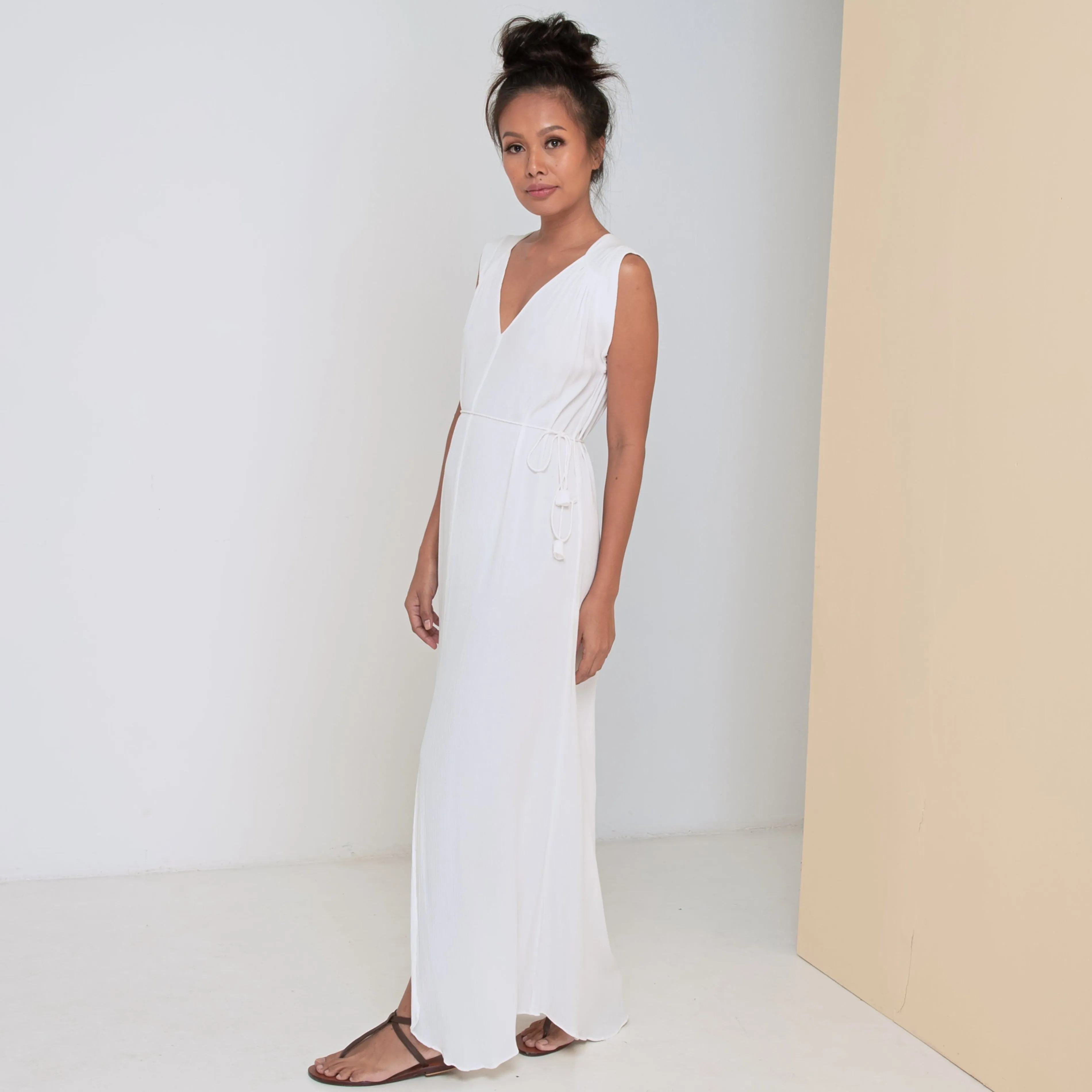 TRANSIT SLEEVELESS LONG DRESS - Crinkled Rayon | Off White